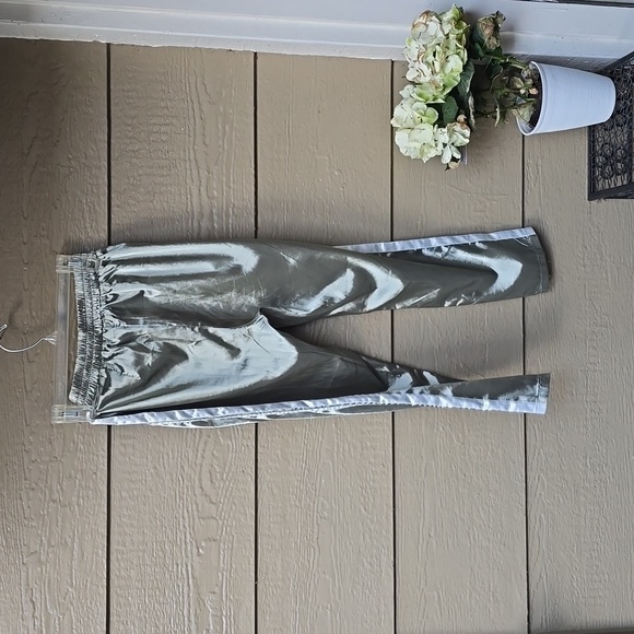 PrettyLittleThing Ahannon Sage Green Satin Side Stripe Boxer Jogger 0 NEW - Picture 14 of 14